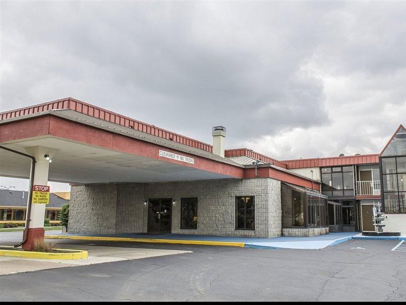 Super 8 By Wyndham Perrysburg-Toledo Hotel Exterior foto