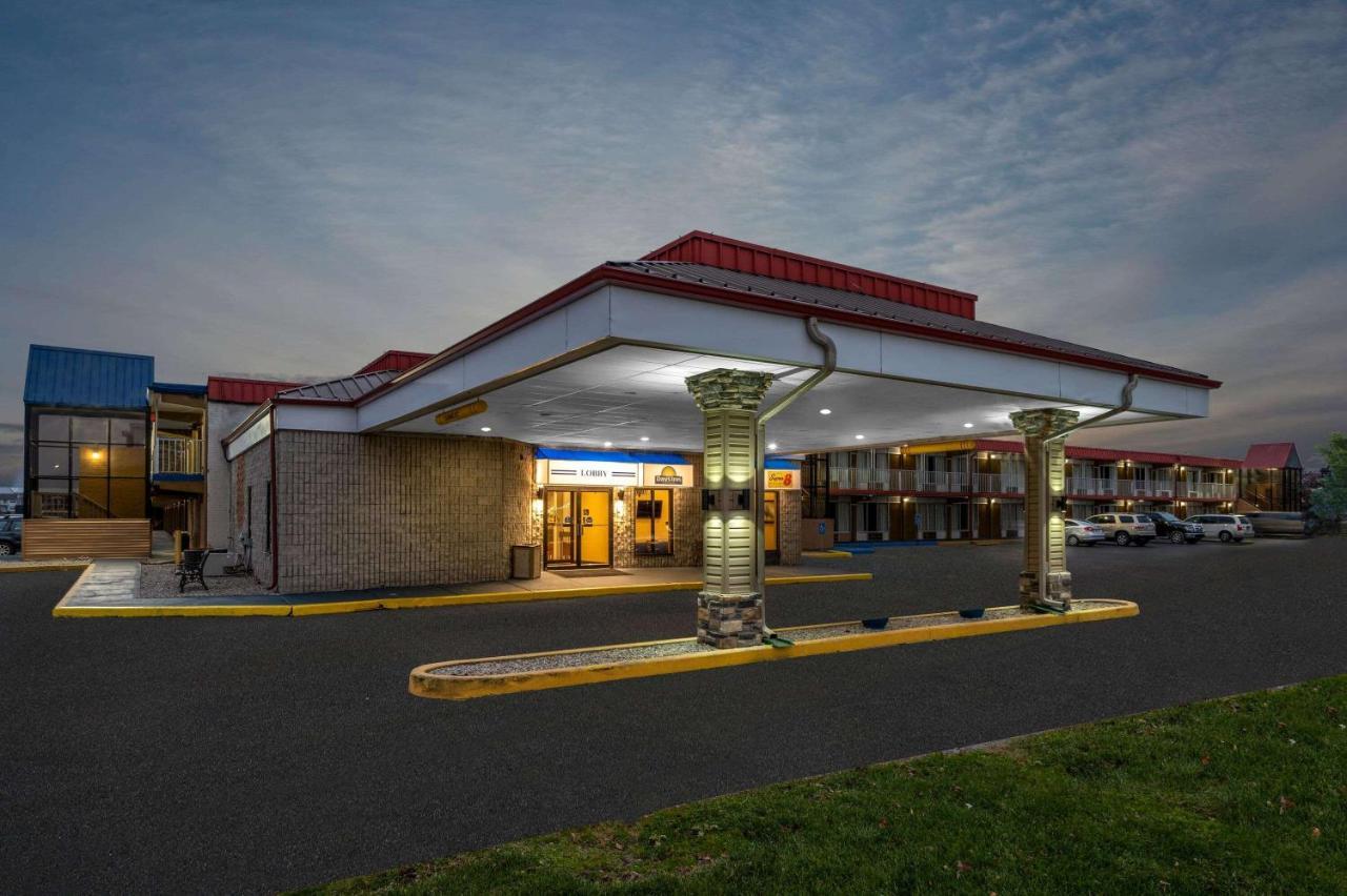 Super 8 By Wyndham Perrysburg-Toledo Hotel Exterior foto