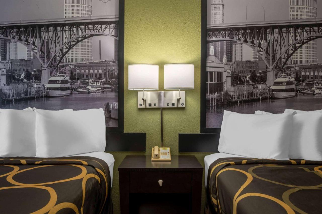 Super 8 By Wyndham Perrysburg-Toledo Hotel Exterior foto