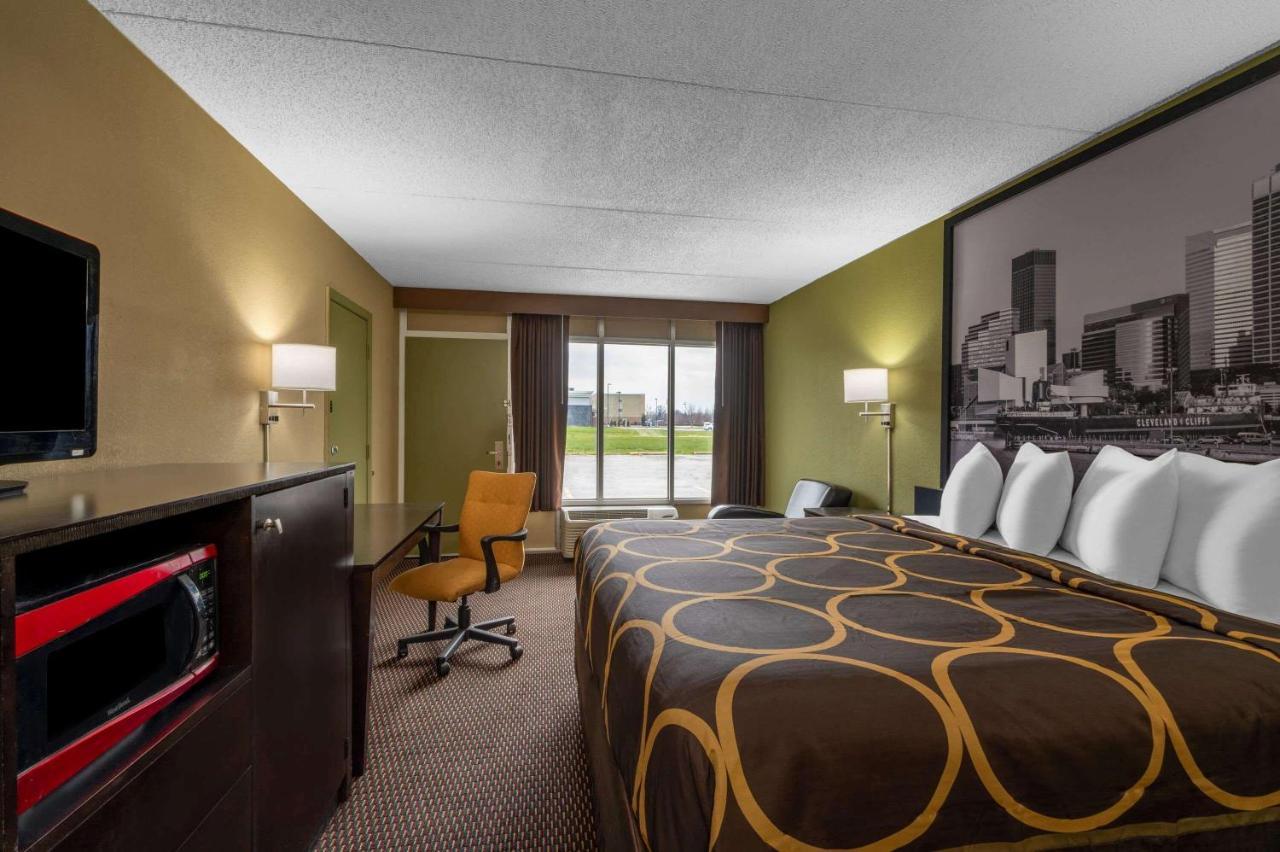 Super 8 By Wyndham Perrysburg-Toledo Hotel Exterior foto