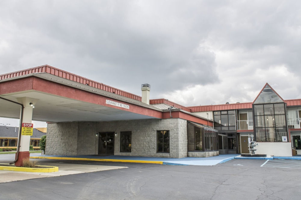 Super 8 By Wyndham Perrysburg-Toledo Hotel Exterior foto