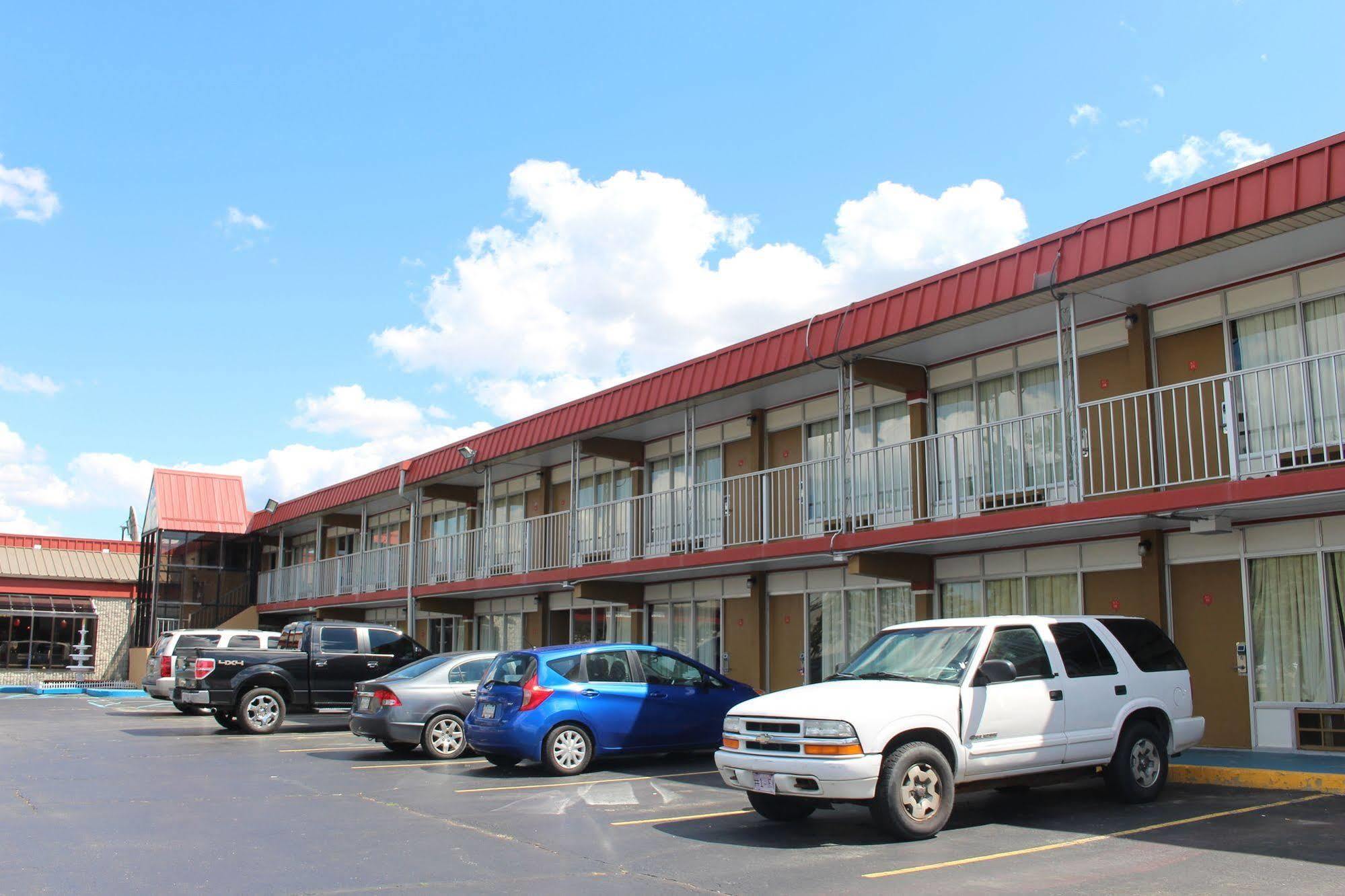 Super 8 By Wyndham Perrysburg-Toledo Hotel Exterior foto