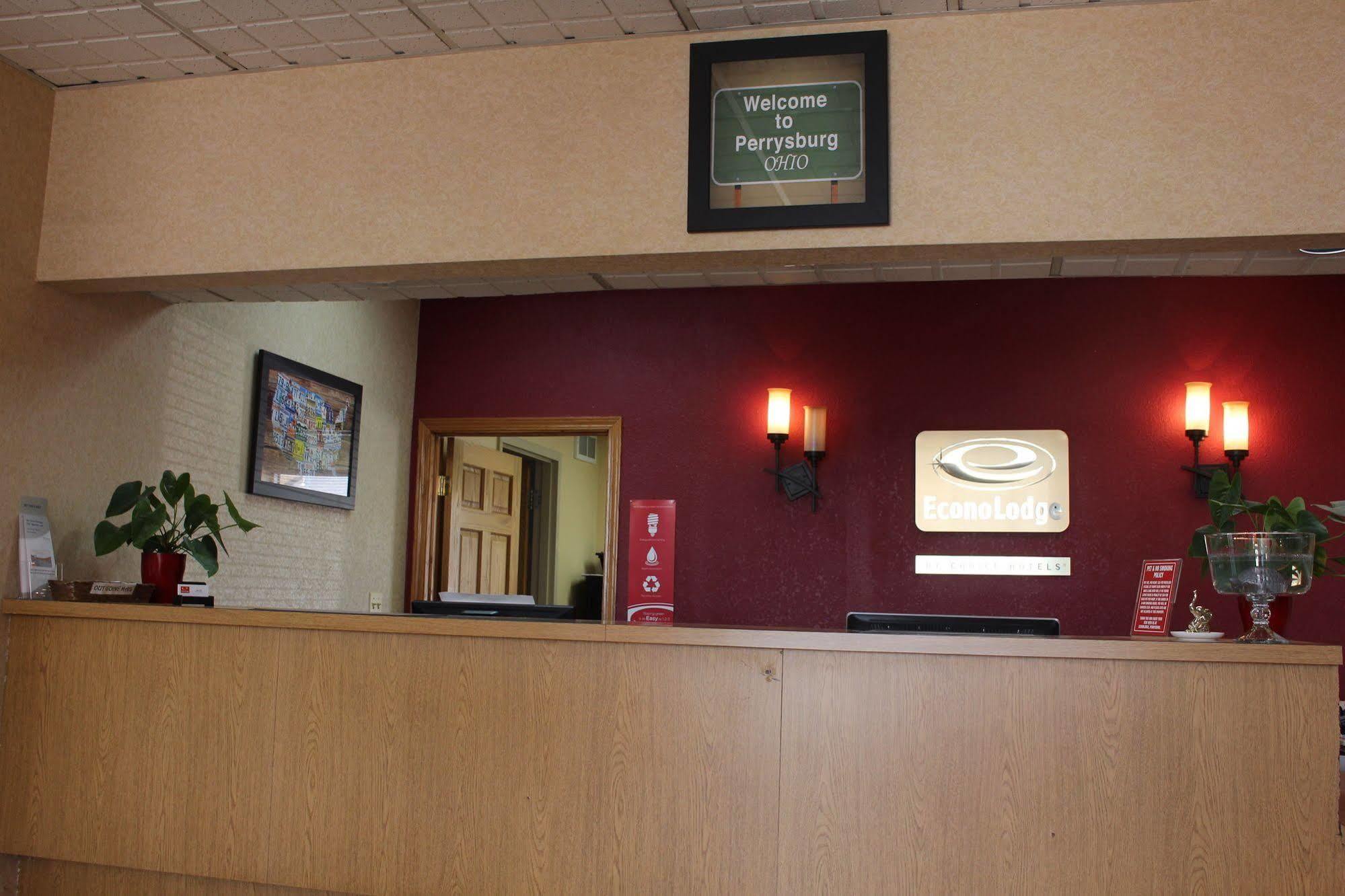 Super 8 By Wyndham Perrysburg-Toledo Hotel Exterior foto