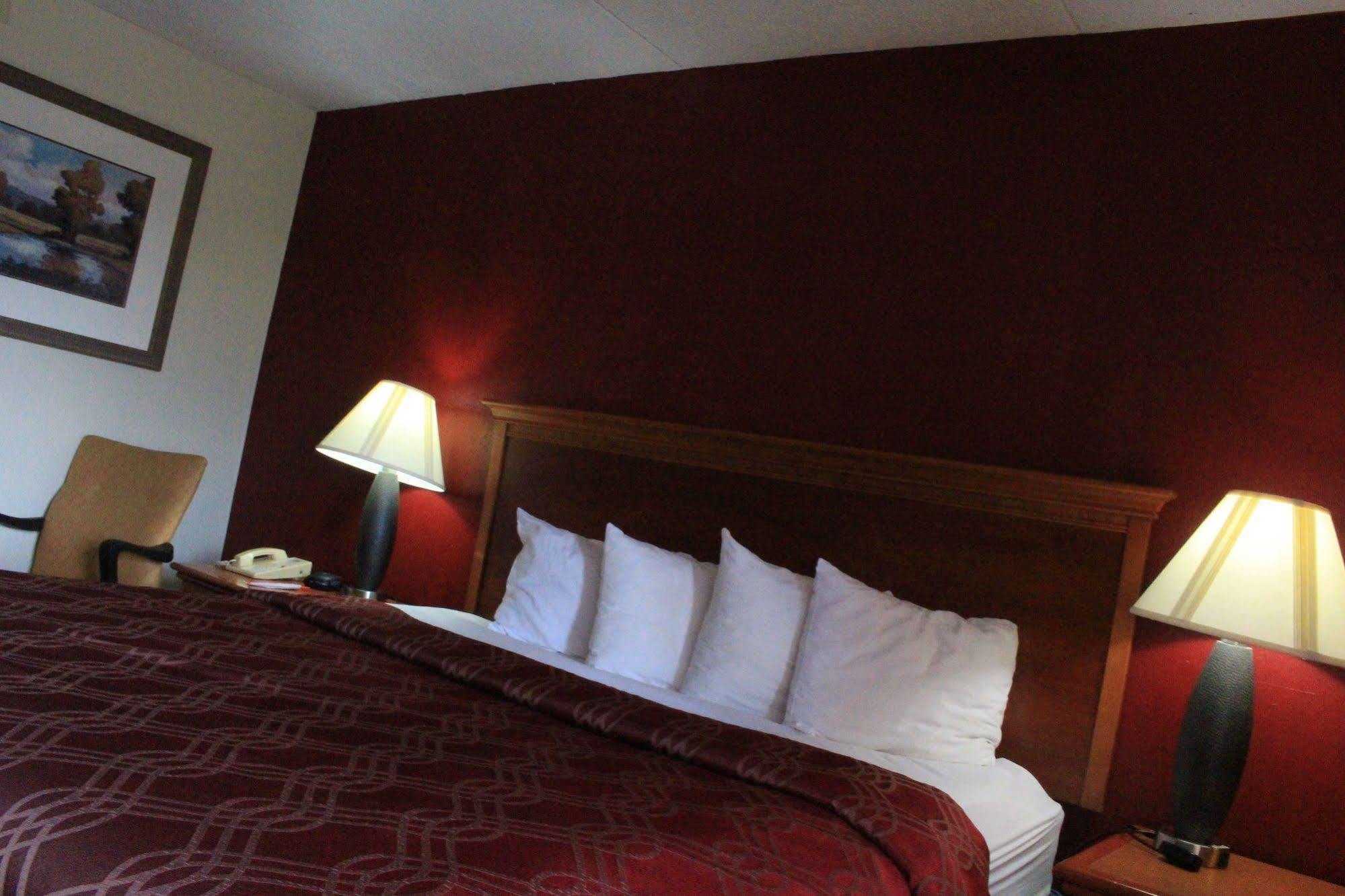 Super 8 By Wyndham Perrysburg-Toledo Hotel Exterior foto
