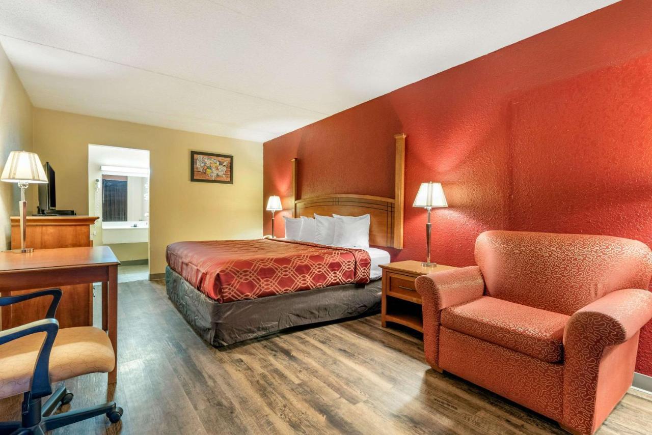 Super 8 By Wyndham Perrysburg-Toledo Hotel Exterior foto